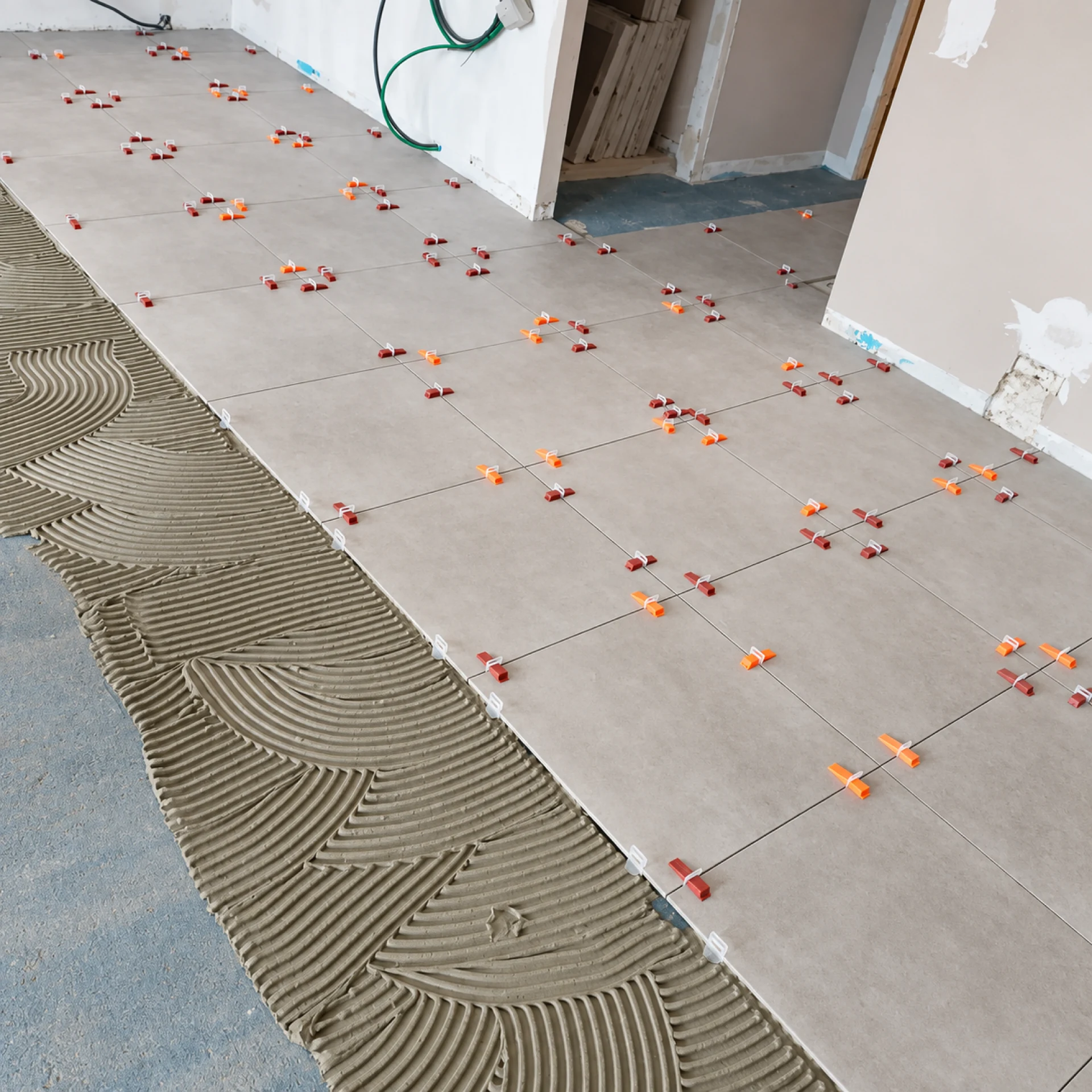 Double encollage pour carrelage grand format